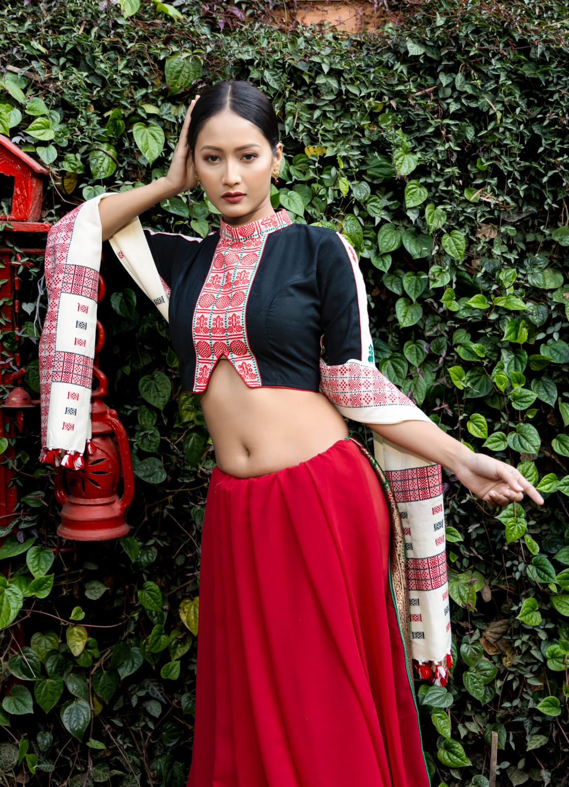 MANDARIN NECK BLOUSE WITH MOTIFS OF ARUNACHAL